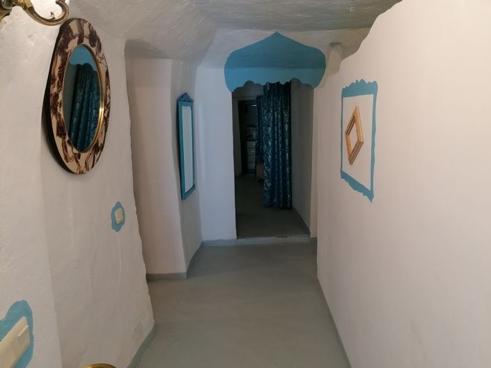 Image No.33-5 Bed House for sale