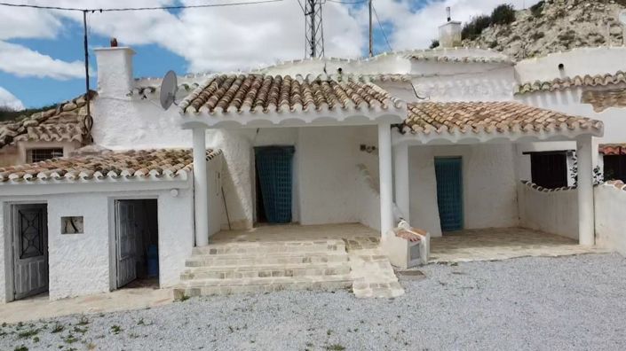 Image No.43-5 Bed House for sale