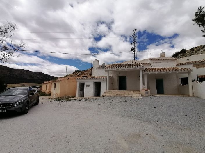 Image No.45-5 Bed House for sale