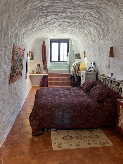 Image No.17-4 Bed House for sale