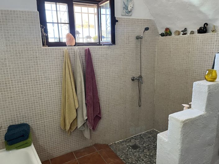 Image No.33-4 Bed House for sale