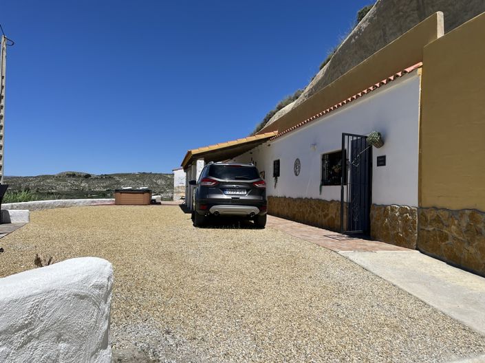 Image No.5-4 Bed House for sale