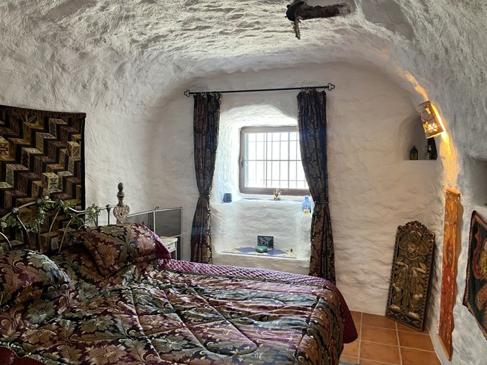 Image No.43-4 Bed House for sale