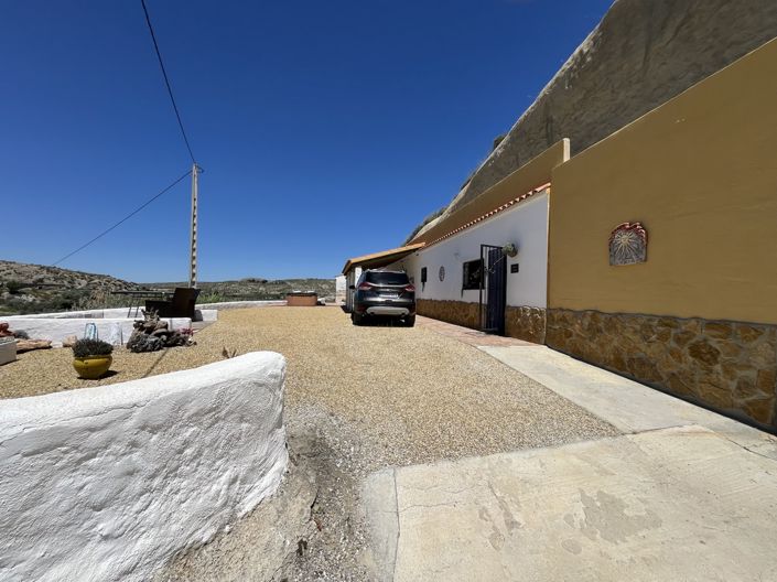 Image No.49-4 Bed House for sale