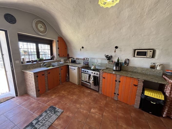 Image No.9-4 Bed House for sale