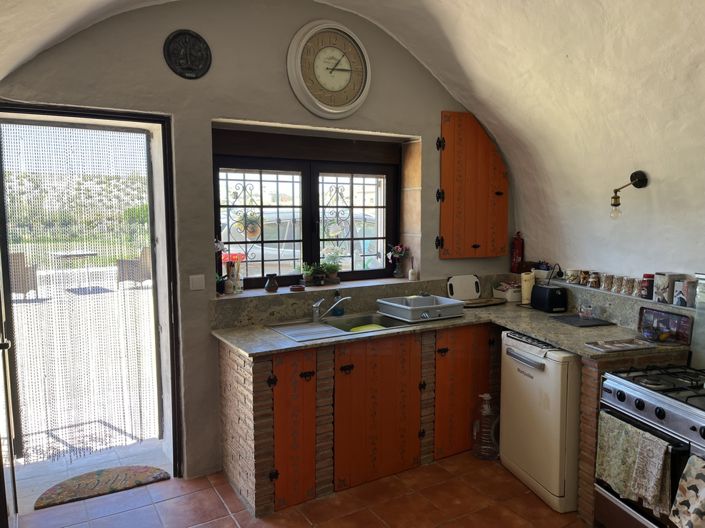 Image No.10-4 Bed House for sale