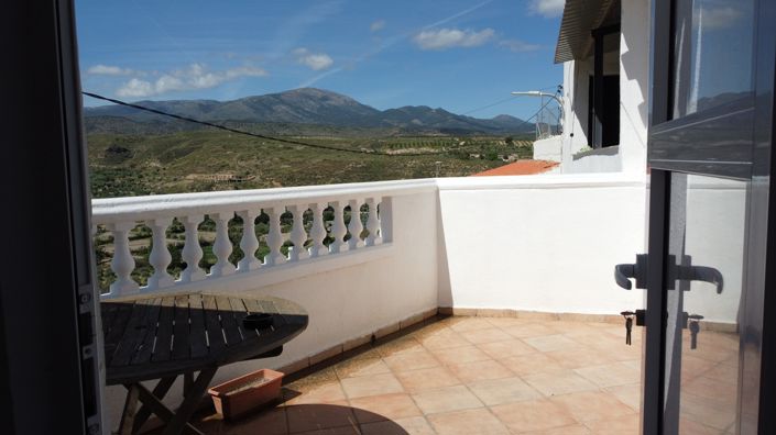 Image No.8-4 Bed House for sale
