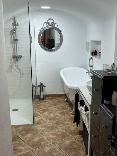 Image No.19-3 Bed House for sale