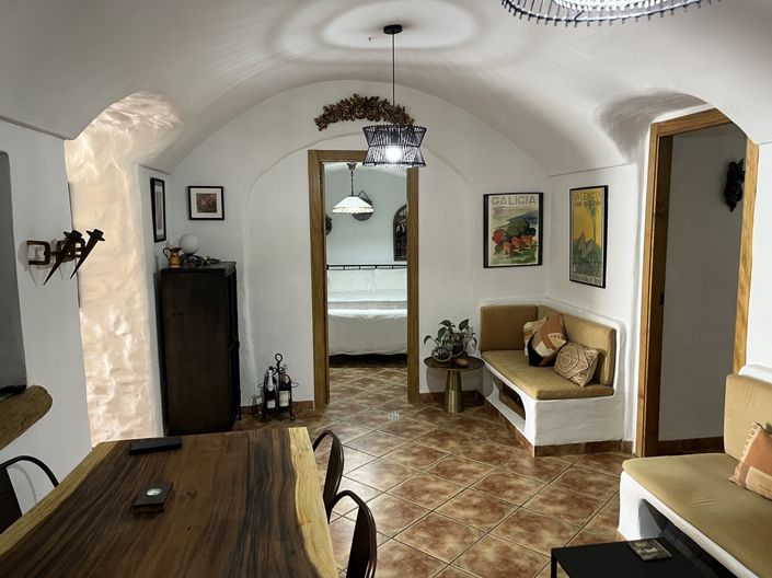 Image No.24-3 Bed House for sale