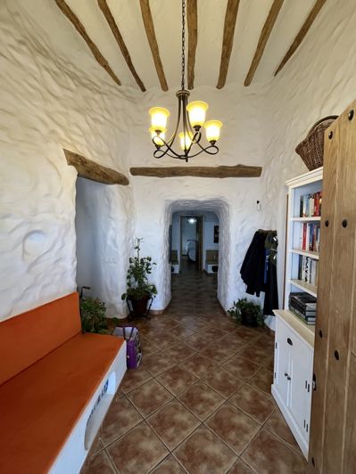 Image No.6-3 Bed House for sale