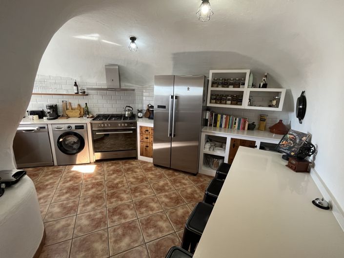 Image No.10-3 Bed House for sale