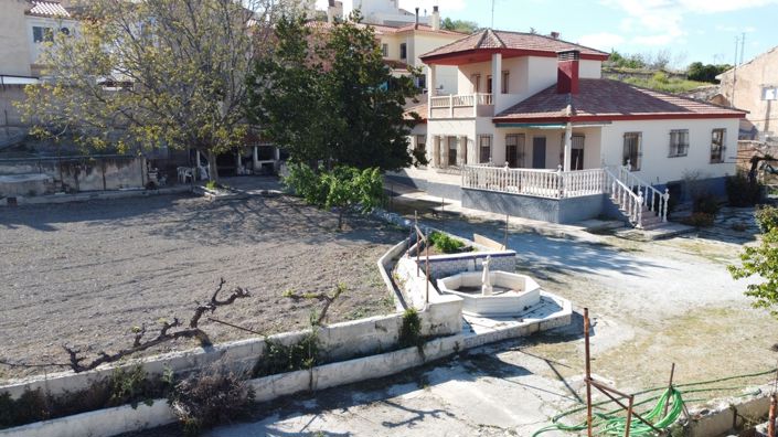 Image No.22-5 Bed Property for sale