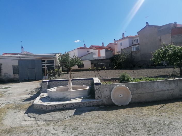 Image No.28-5 Bed Property for sale