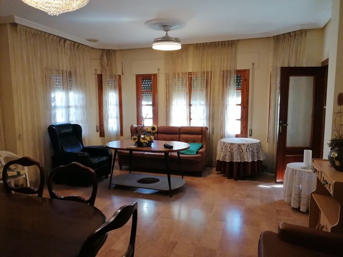 Image No.39-5 Bed Property for sale