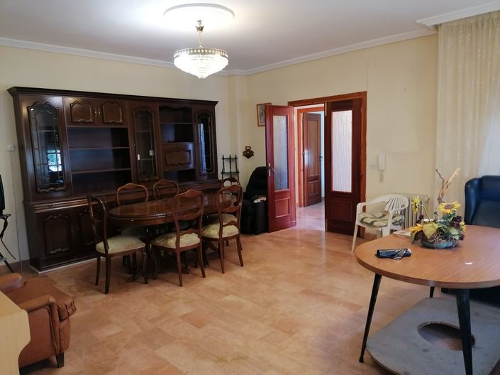 Image No.40-5 Bed Property for sale