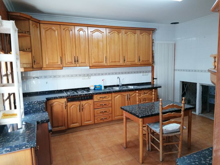 Image No.41-5 Bed Property for sale
