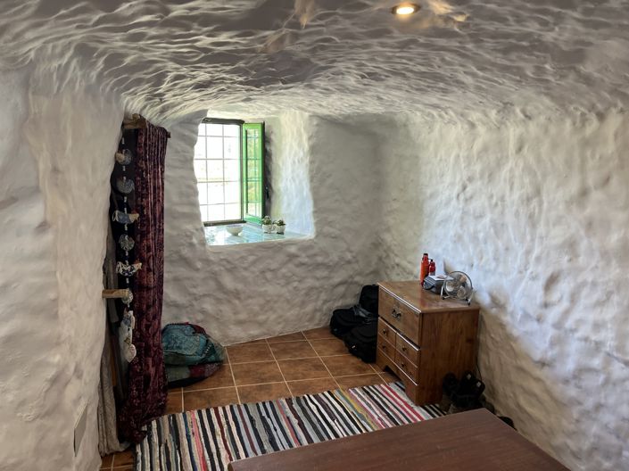 Image No.19-4 Bed House for sale