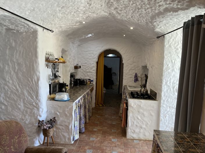 Image No.21-4 Bed House for sale