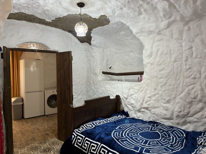 Image No.30-4 Bed House for sale