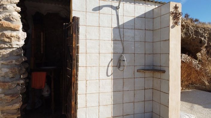Image No.40-4 Bed House for sale