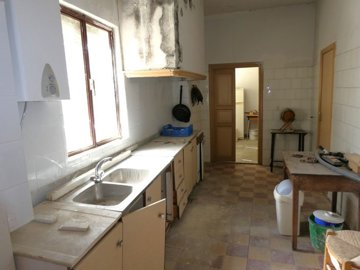 v3162-rusticom-stately-home-baza010