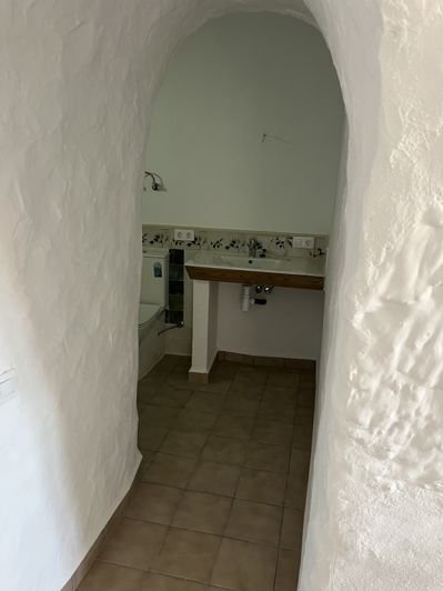 Image No.26-6 Bed House for sale