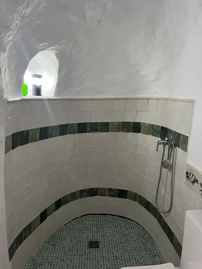 Image No.27-6 Bed House for sale