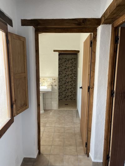 Image No.36-6 Bed House for sale