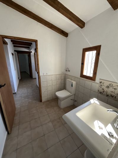 Image No.39-6 Bed House for sale