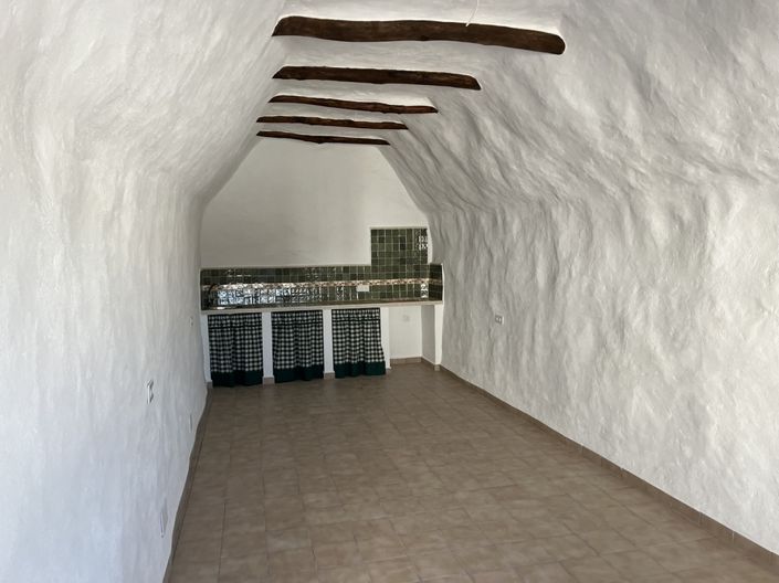 Image No.41-6 Bed House for sale