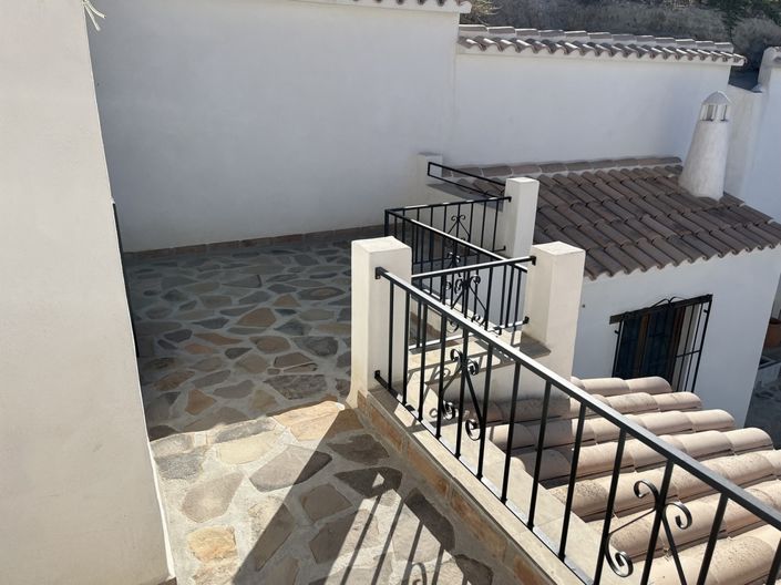 Image No.43-6 Bed House for sale