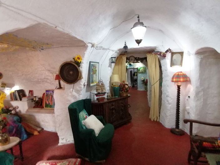 Image No.12-4 Bed House for sale