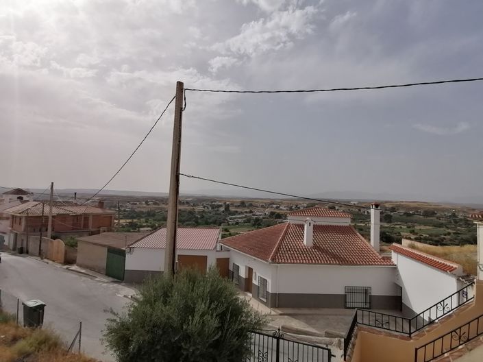 Image No.24-4 Bed House for sale