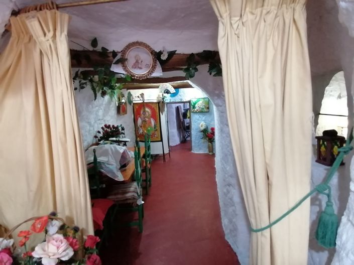 Image No.30-4 Bed House for sale