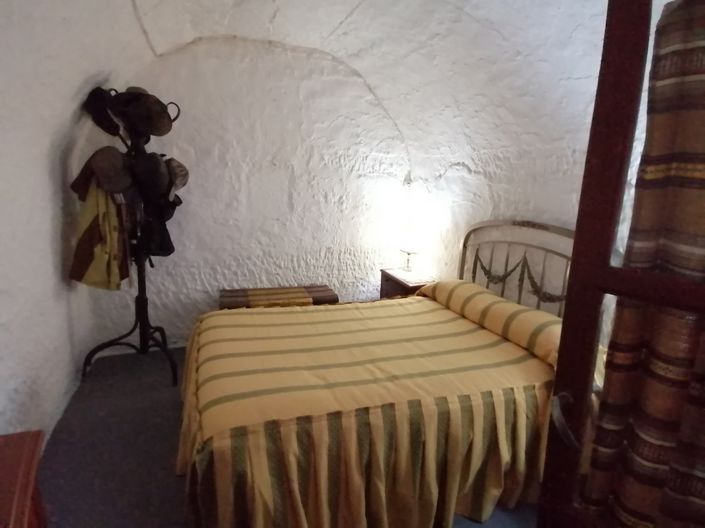 Image No.31-4 Bed House for sale