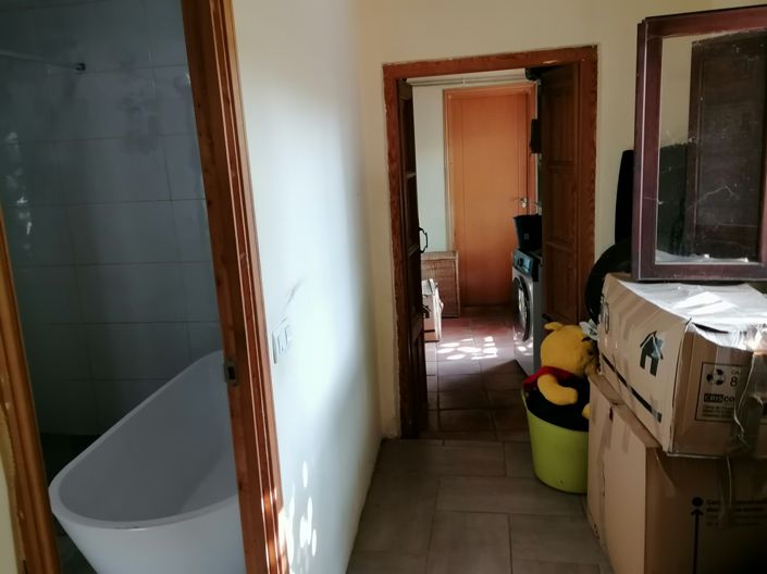 Image No.18-3 Bed Property for sale