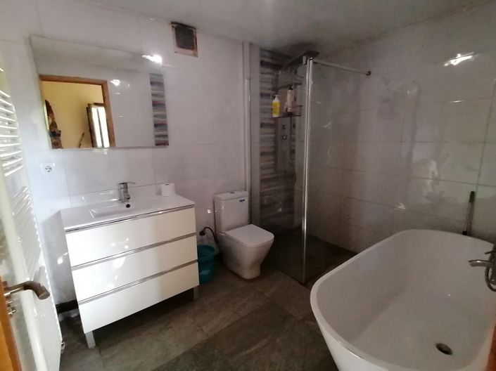 Image No.19-3 Bed Property for sale