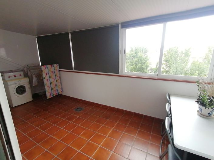 Image No.12-1 Bed Property for sale