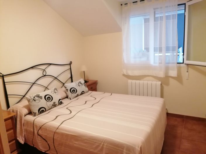 Image No.10-1 Bed Property for sale