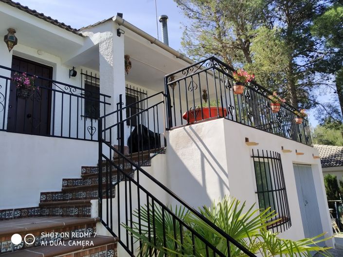 Image No.3-3 Bed Property for sale
