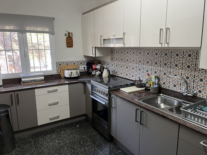 Image No.21-3 Bed Property for sale