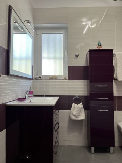 Image No.26-3 Bed Property for sale