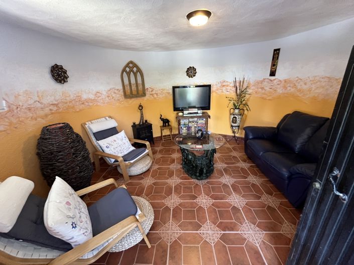 Image No.35-3 Bed Property for sale
