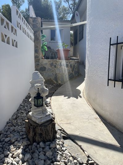Image No.40-3 Bed Property for sale