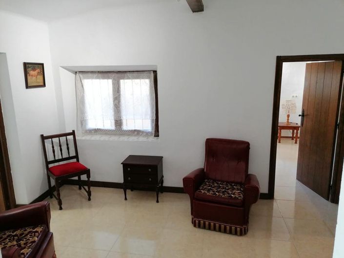 Image No.16-5 Bed Property for sale