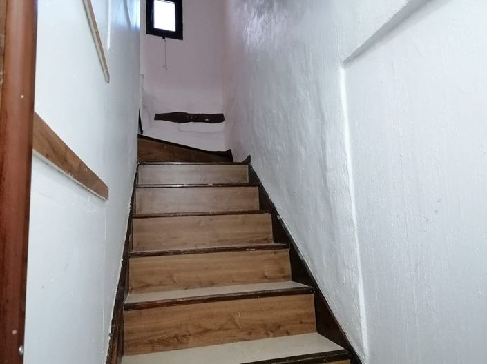 Image No.25-5 Bed Property for sale