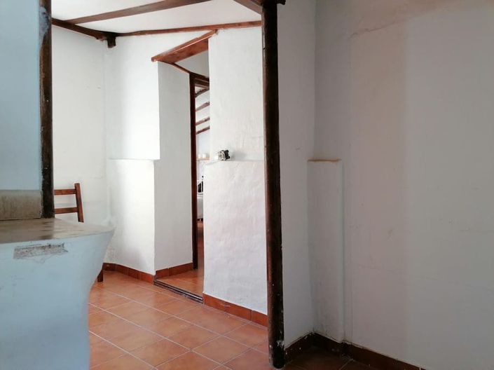 Image No.26-5 Bed Property for sale