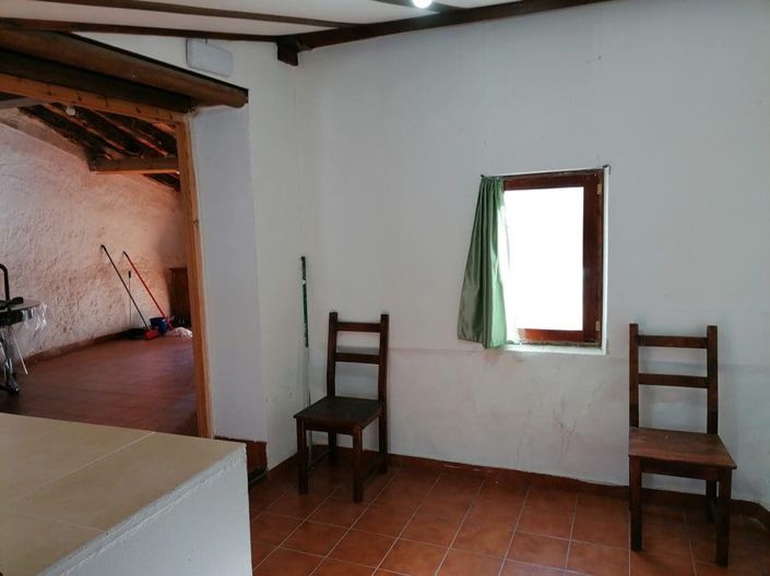 Image No.27-5 Bed Property for sale