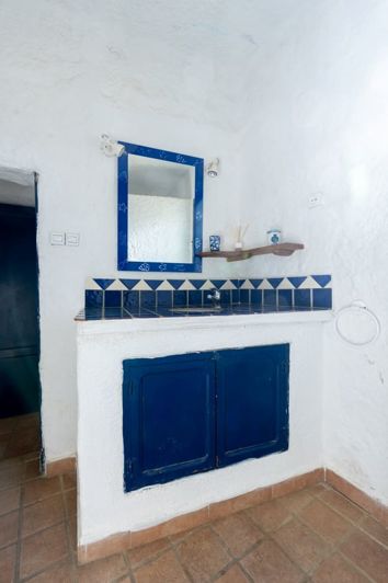 Image No.12-2 Bed House for sale