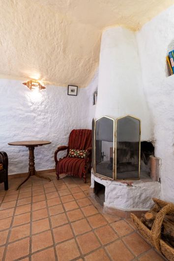 Image No.16-2 Bed House for sale